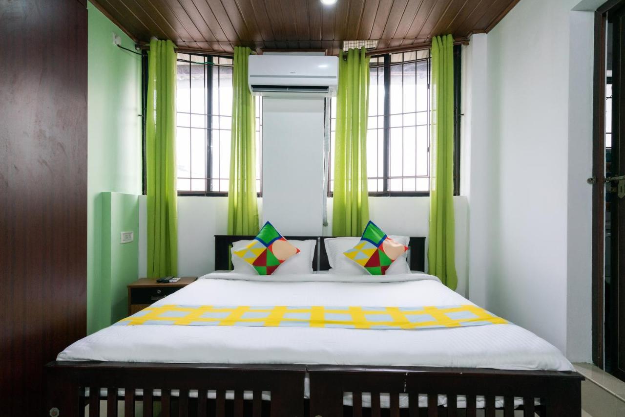 Oyo Home 49697 Aj Apartments Kochi Exterior foto